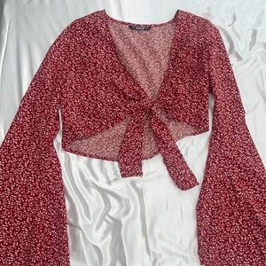 Red and white floral tie long sleeve crop top!